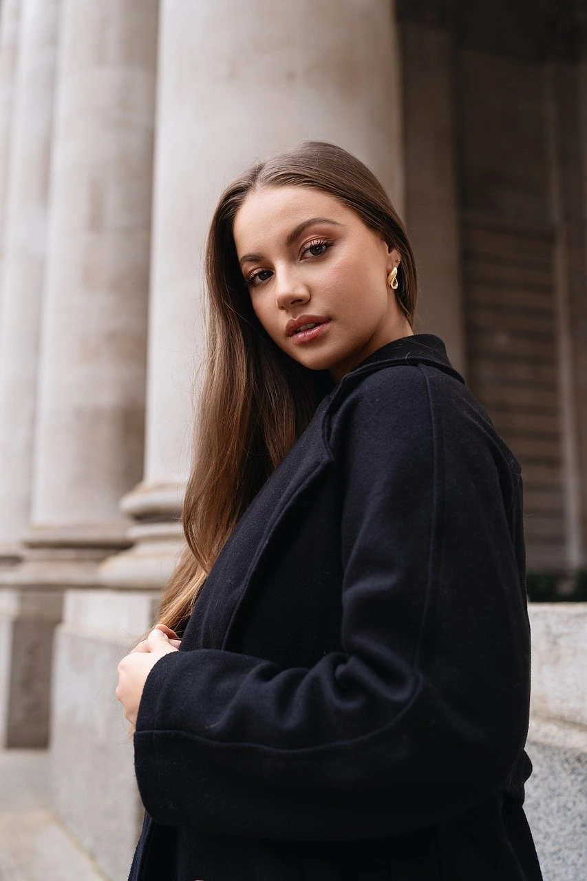 Payment Method 1 fashion, editorial photography, urban style, city fashion, modern portrait, street aesthetic, high-end fashion, bold statement, trendsetting look, contemporary elegance, casual sophistication, edgy style, architectural background, street-inspired, fashion-forward, dynamic pose, effortless chic, metropolitan vibe, artistic direction, minimalist fashion